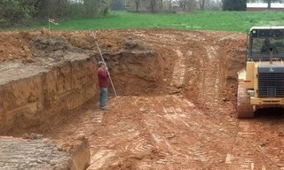 Выкопать котлован под фундамент в Азове - от 2549 руб. | 2Землекопа-Азв