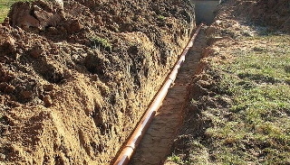 Копка траншей для водопровода в Азове: цена за метр от 918 руб.