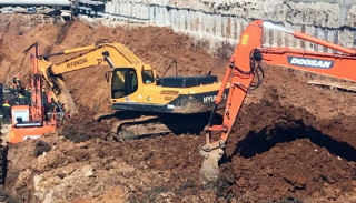 Разработка котлована экскаватором под фундамент в Азове — цена от 2549 руб. | 2Землекопа-Азв
